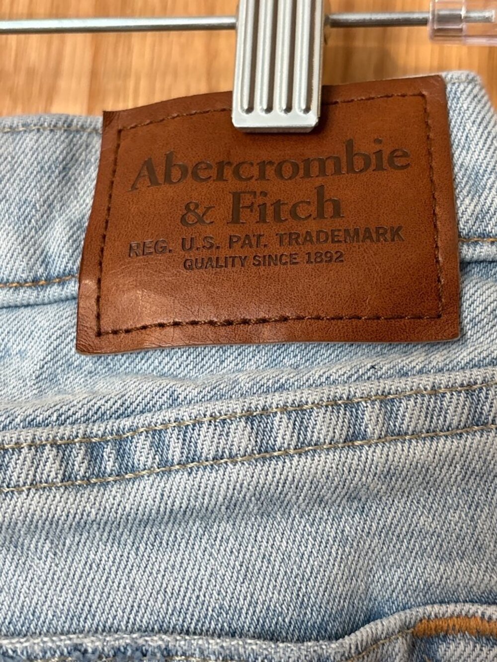 Abercrombie & Fitch Mens Light Wash Jeans 29W 30L Athletic Straight A&F Vintage - Picture 3 of 4